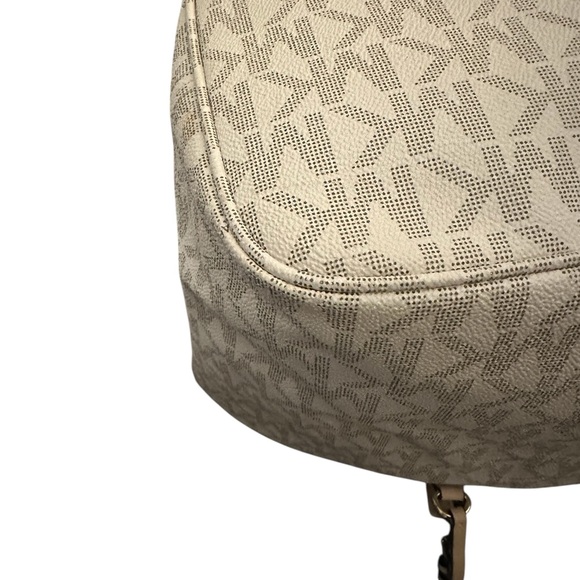 Michael Kors Jet Set Travel Large Top Zip Tote Vanilla Monogram - Picture 5 of 7